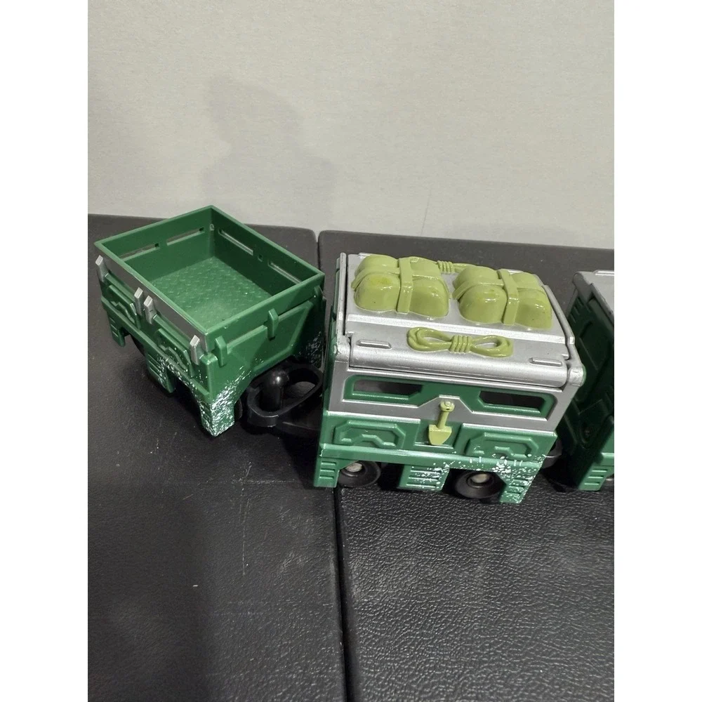 GeoTrax Green Alpine Will Christmas Engine Remote Control Train Snow Plow Set